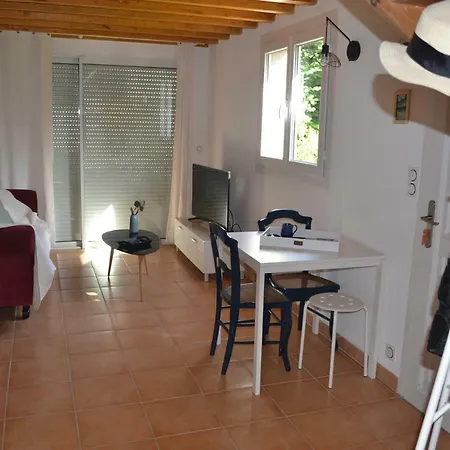 Apartament Maisonnette De Charme 10min De Fontainebleau *
